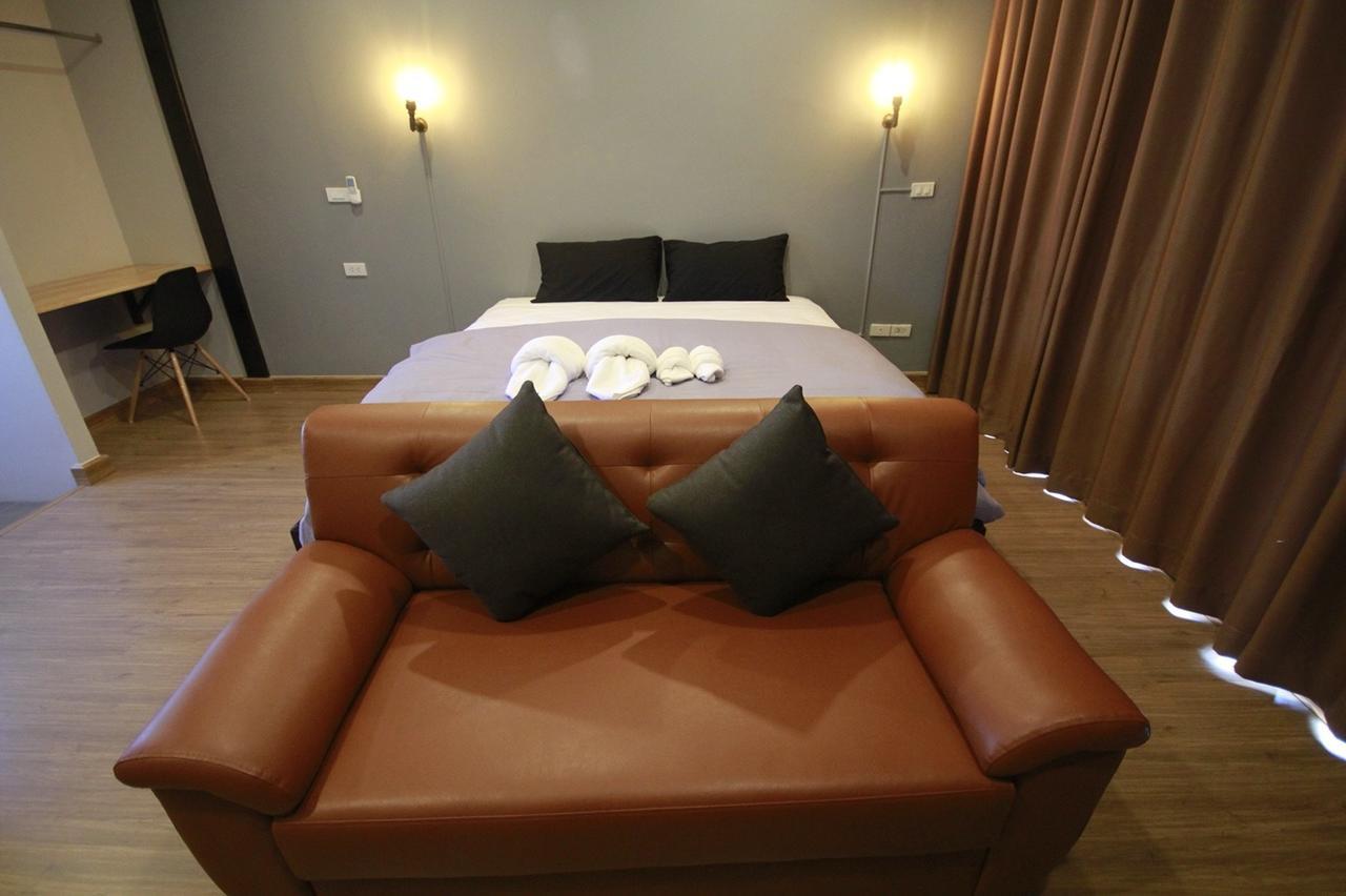 Ma der bua hotel Kumphawapi Bagian luar foto