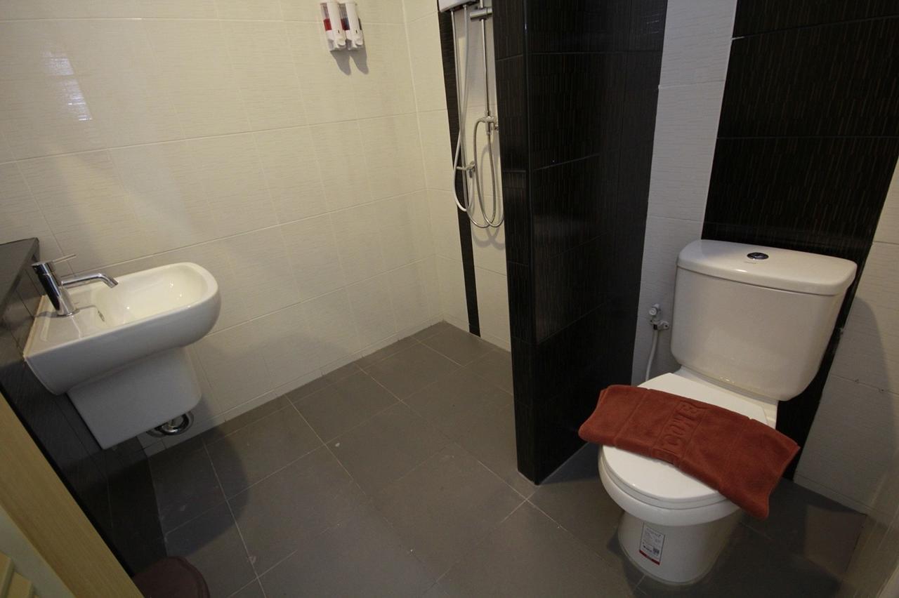 Ma der bua hotel Kumphawapi Bagian luar foto