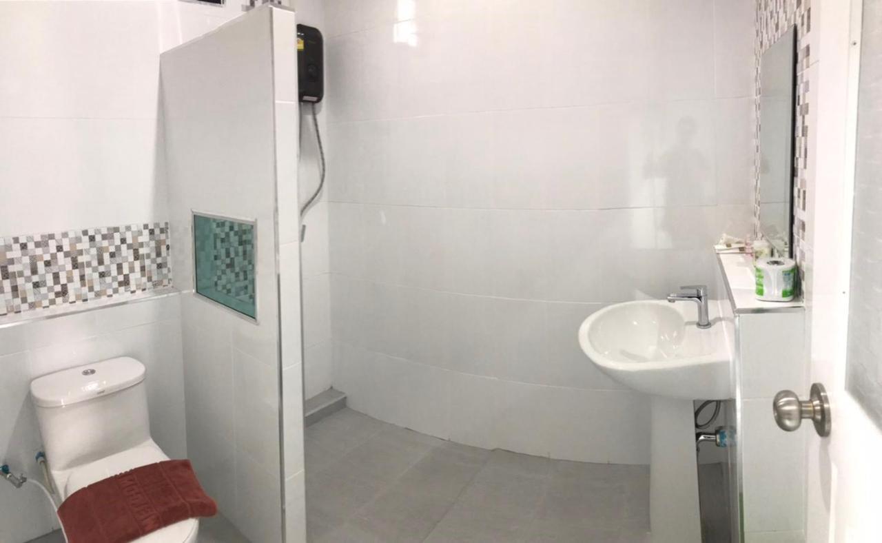 Ma der bua hotel Kumphawapi Bagian luar foto